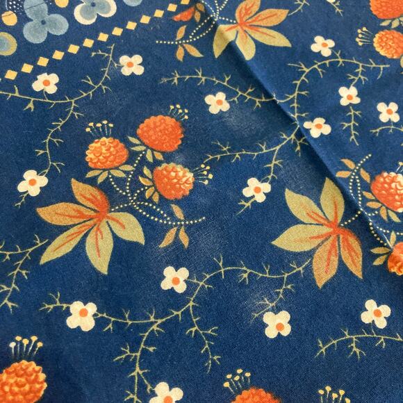 Williams Sonoma Blue Berry Meadow Set of 4 Fabric Dining Placemats & Napkins - Picture 11 of 11